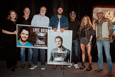 lukebryan92826.jpg